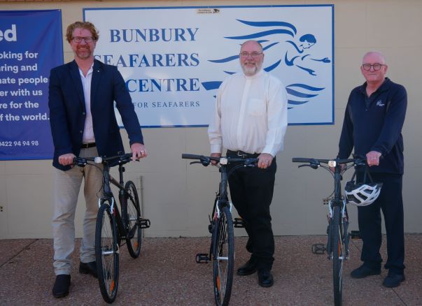 Southern Ports Regional Manager – Bunbury Lee Smith, Bunbury Mission to Seafarers Very Reverend Darryl Cotton and Southern Ports Harbour Master Bunbury Les Turner with new bikes.